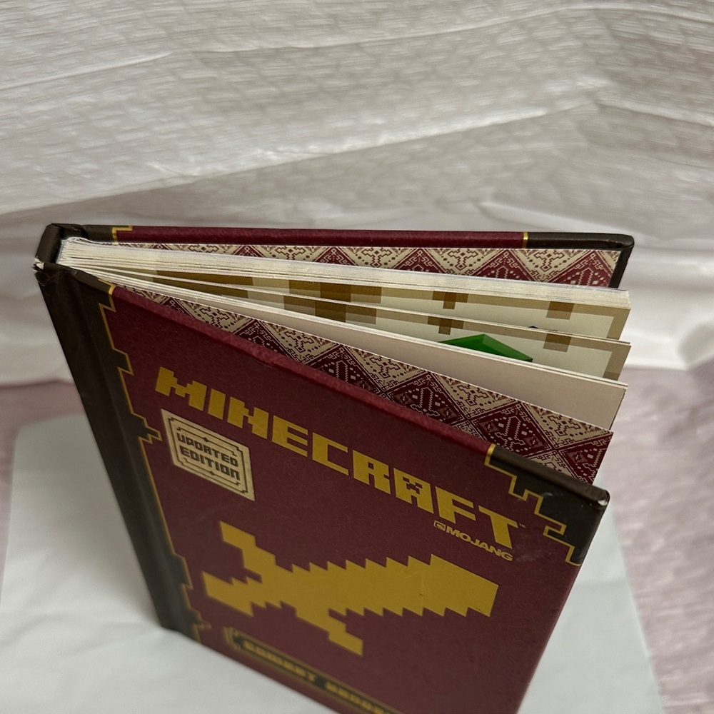 Minecraft Combat Handbook - Updated Edition - Picture 4 of 16